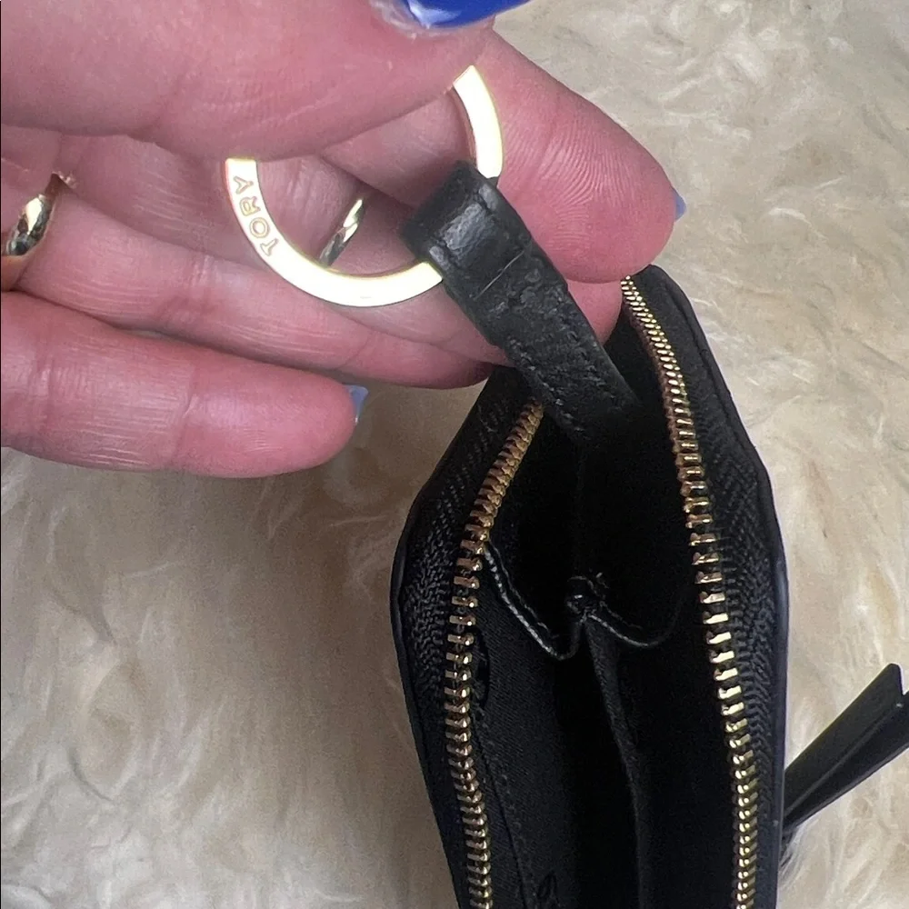 Tory Burch compact tory